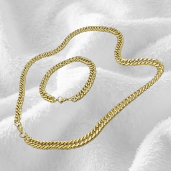 Gold Tone Chain Necklace and Bracelet Set with  Lobster-claw Closure - Picture 2 of 3